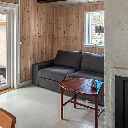 2 Bedroom Awesome In 펜션 Stenlille