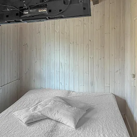 펜션 2 Bedroom Awesome In
