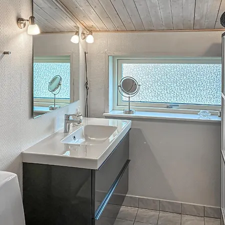2 Bedroom Awesome In 펜션 Stenlille